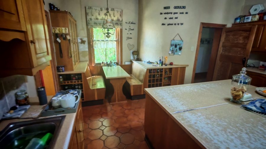 6 Bedroom Property for Sale in Pearston Eastern Cape